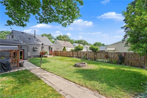 806 Tallkron Drive Akron OH 44305