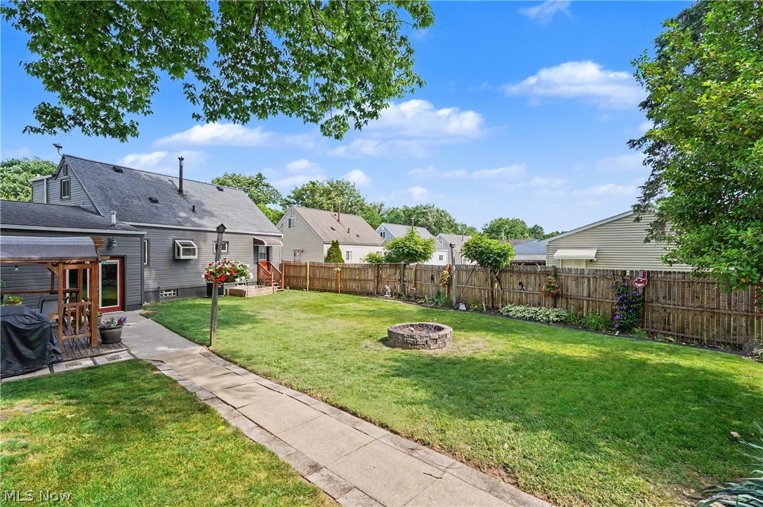 806 Tallkron Drive Akron OH 44305