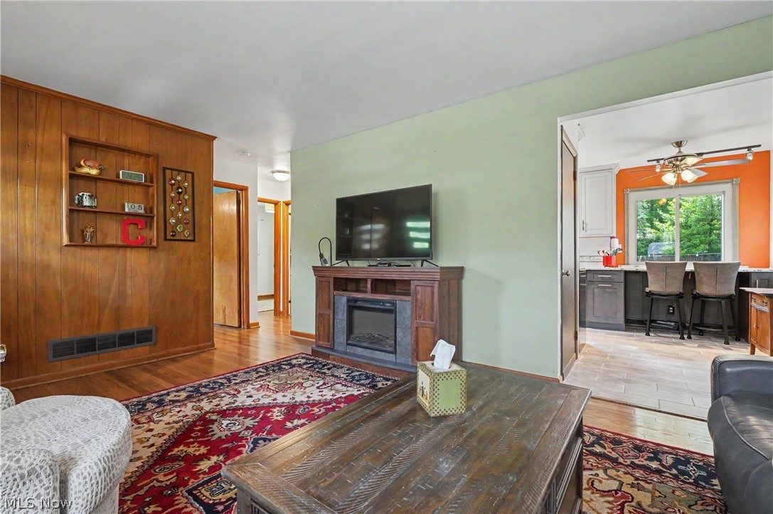 806 Tallkron Drive Akron OH 44305