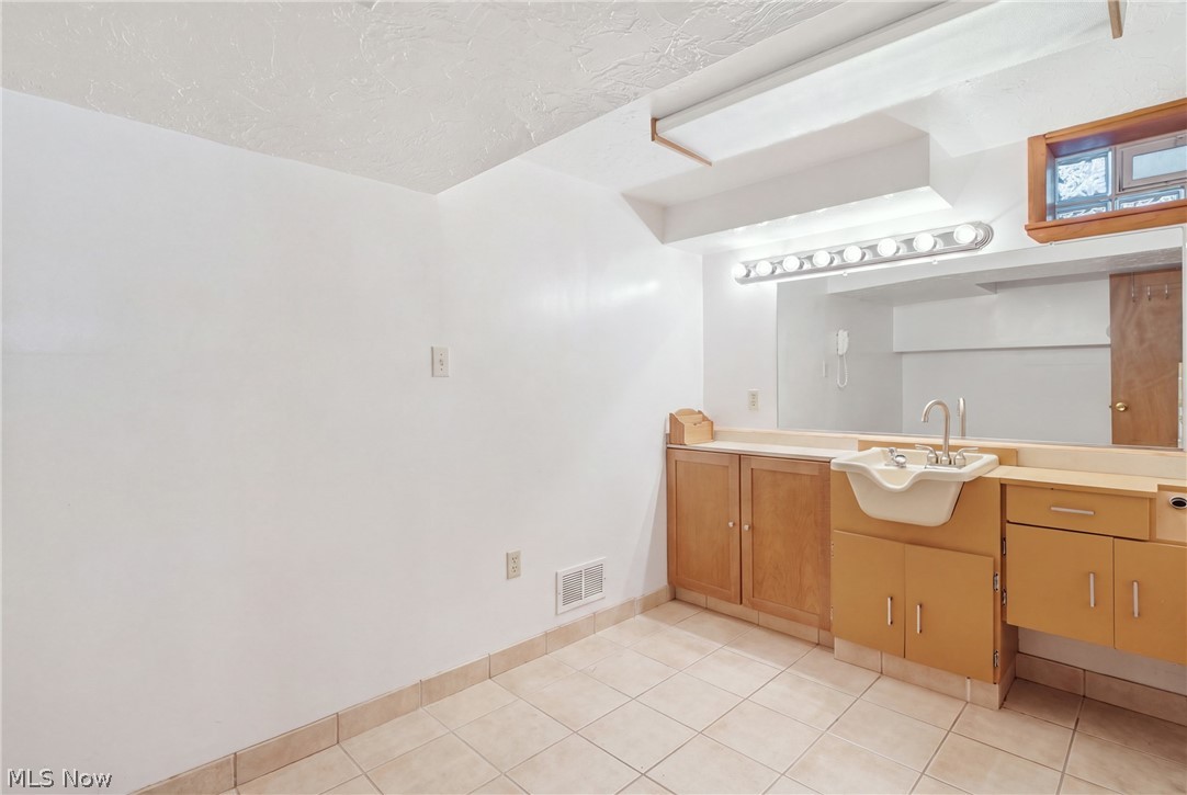 6060 Highland Road Highland Heights OH 44143