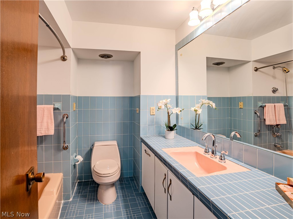 10073 Delsy Drive North Royalton OH 44133