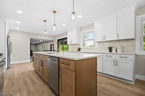 2203 S Medina Line Road Wadsworth OH 44281