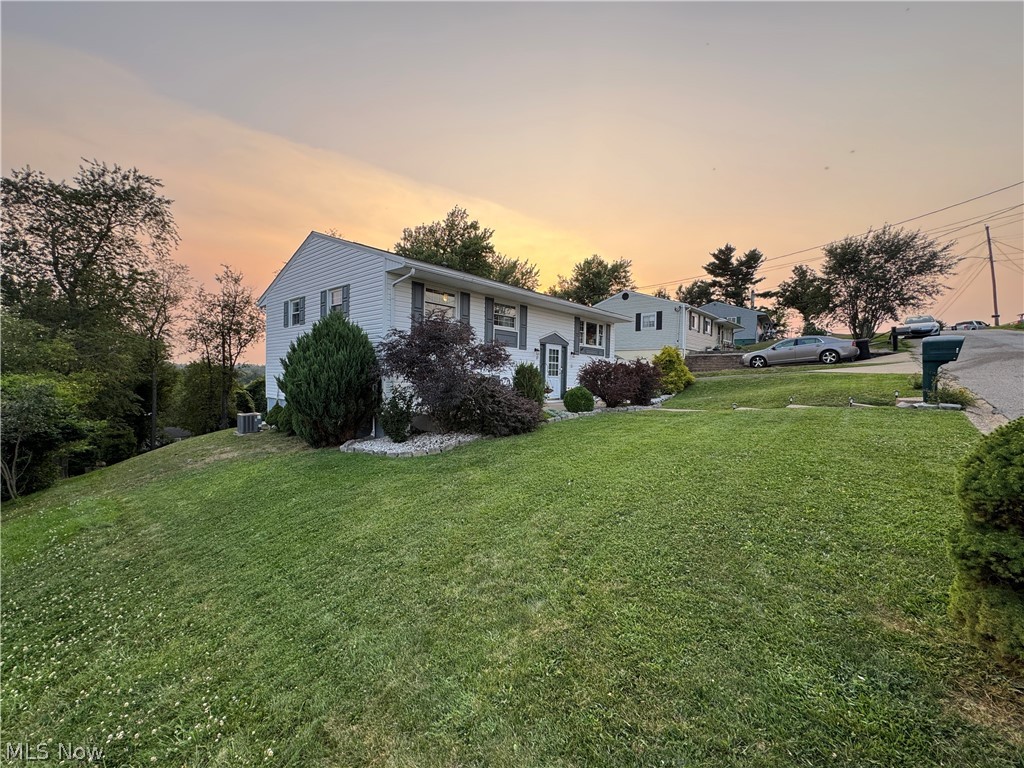 11 Hillcrest Drive Martins Ferry OH 43935