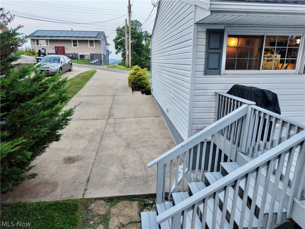 11 Hillcrest Drive Martins Ferry OH 43935