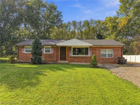 4125 Ashway Avenue SE Canton OH 44707