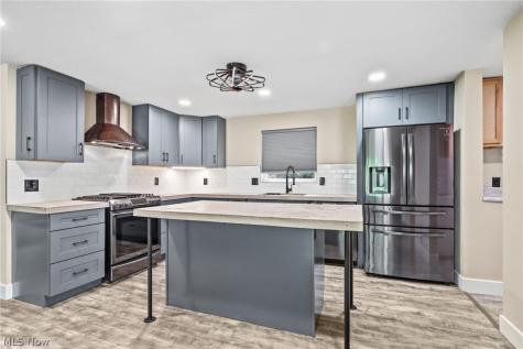 4125 Ashway Avenue SE Canton OH 44707