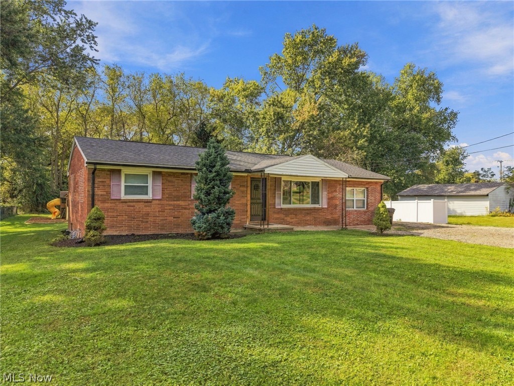 4125 Ashway Avenue SE Canton OH 44707