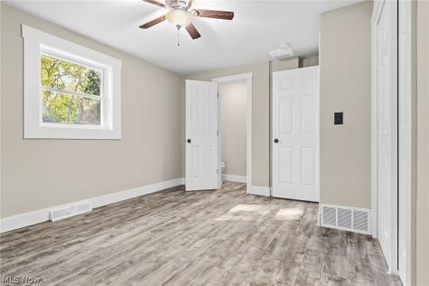 4125 Ashway Avenue SE Canton OH 44707