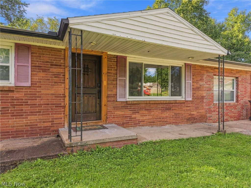 4125 Ashway Avenue SE Canton OH 44707