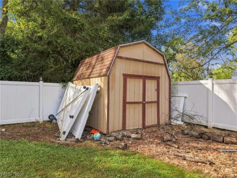 4125 Ashway Avenue SE Canton OH 44707