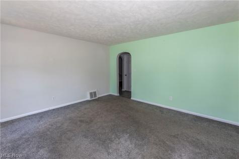 33 Pierce Avenue Cuyahoga Falls OH 44221