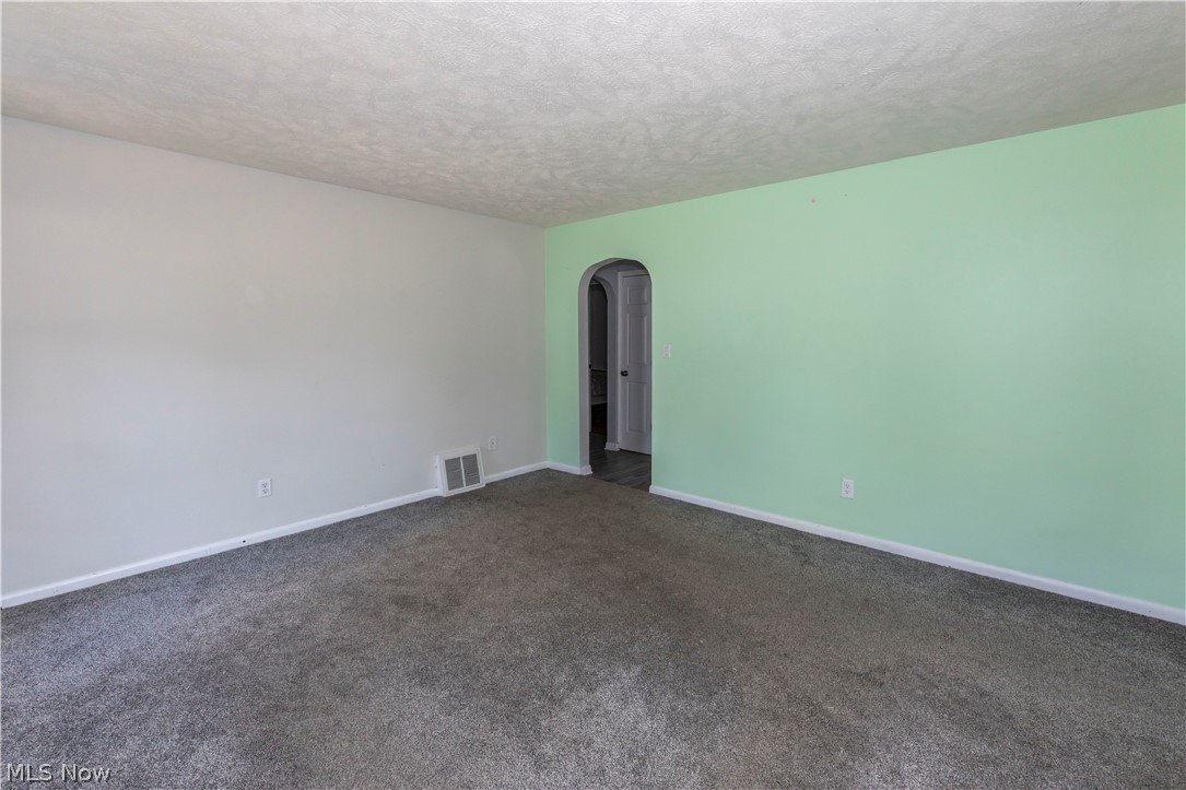 33 Pierce Avenue Cuyahoga Falls OH 44221