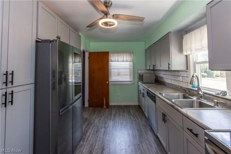 33 Pierce Avenue Cuyahoga Falls OH 44221