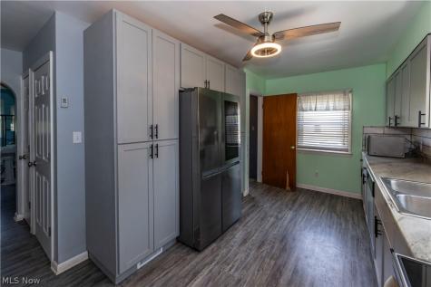 33 Pierce Avenue Cuyahoga Falls OH 44221