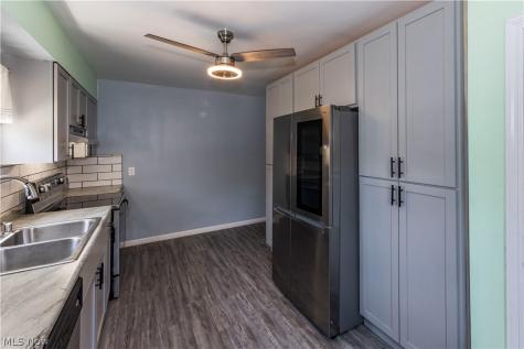 33 Pierce Avenue Cuyahoga Falls OH 44221