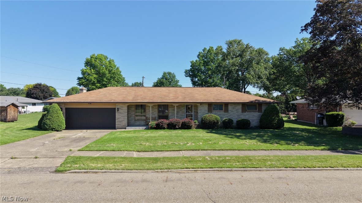 333 Hilan Avenue SW New Philadelphia OH 44663