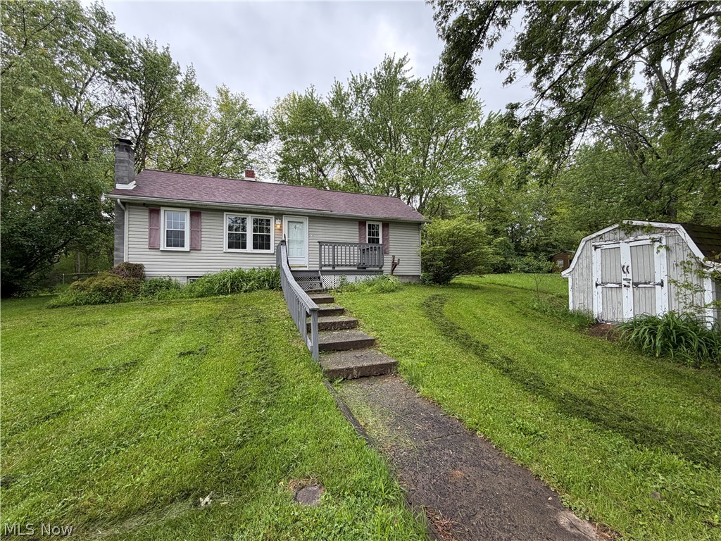4785 Damon Avenue NW Warren OH 44483