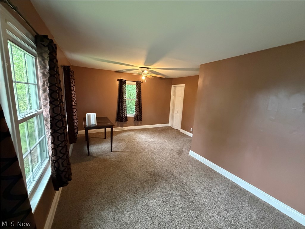 4785 Damon Avenue NW Warren OH 44483