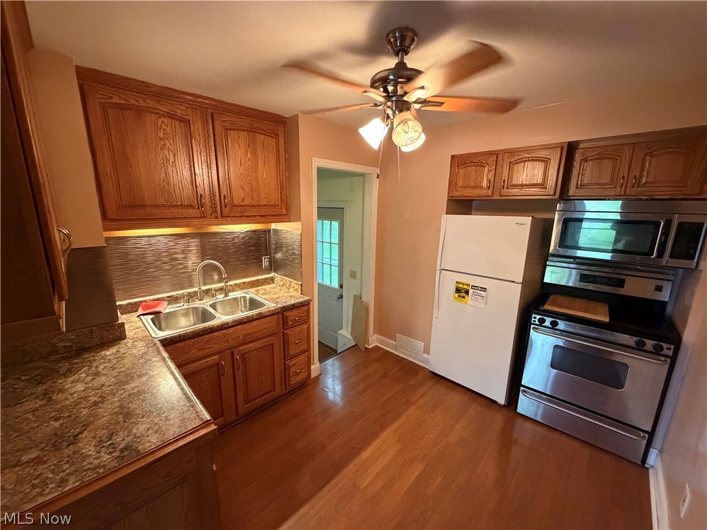 4785 Damon Avenue NW Warren OH 44483