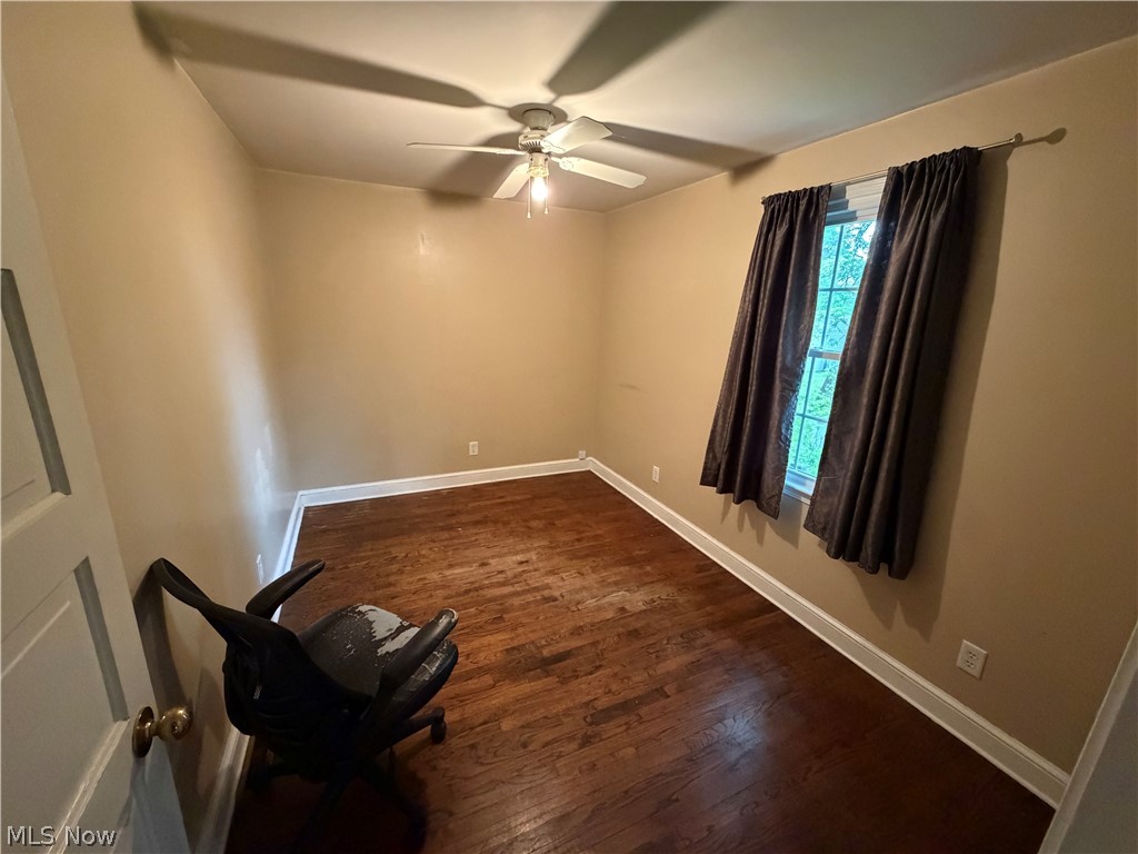 4785 Damon Avenue NW Warren OH 44483