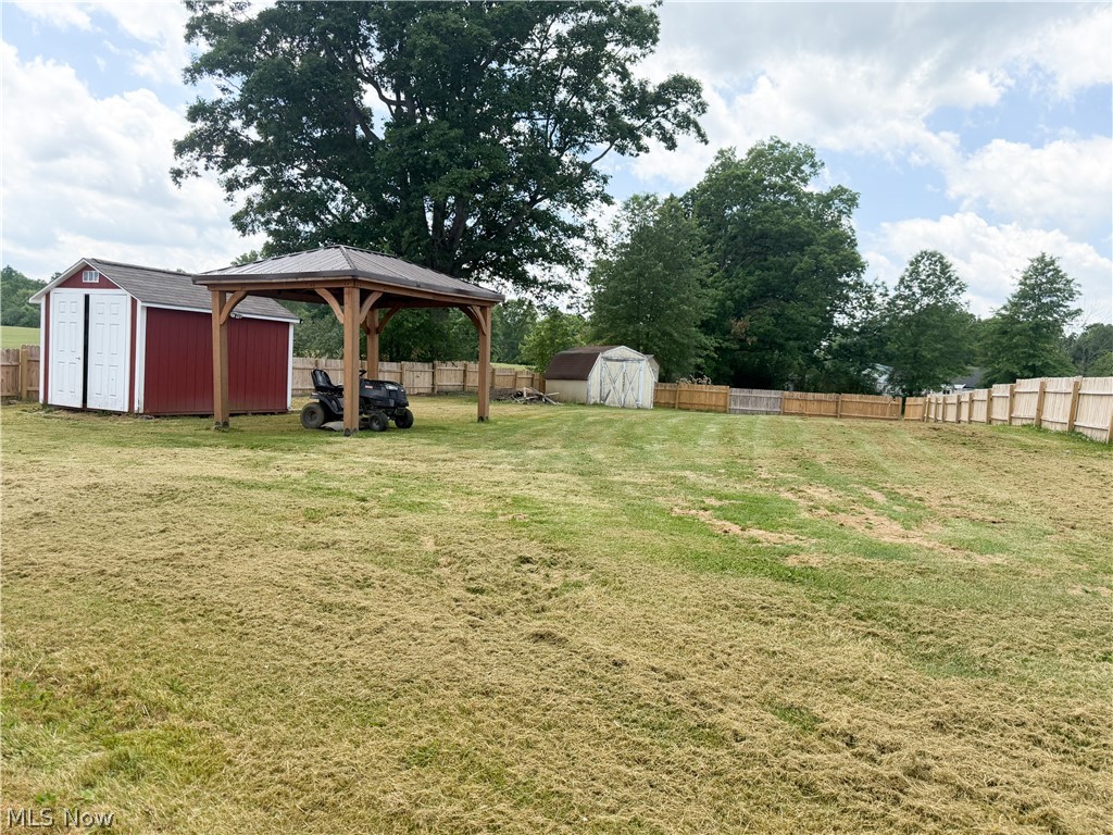 2807 Warren Burton Road Southington OH 44470