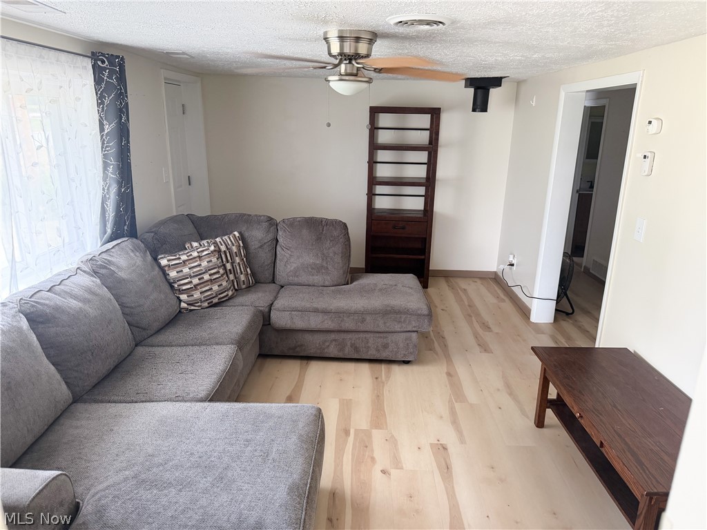 2807 Warren Burton Road Southington OH 44470
