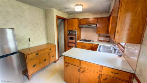 919 W 23rd Street Lorain OH 44052