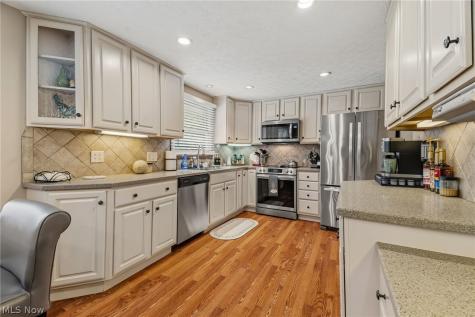 5308 Lindenwood Street Louisville OH 44641