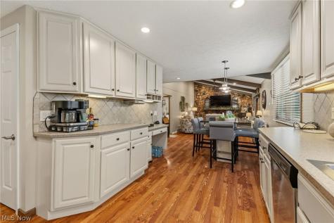 5308 Lindenwood Street Louisville OH 44641
