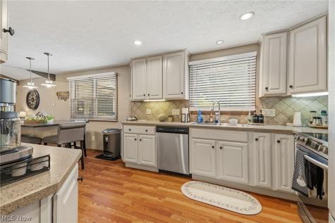 5308 Lindenwood Street Louisville OH 44641