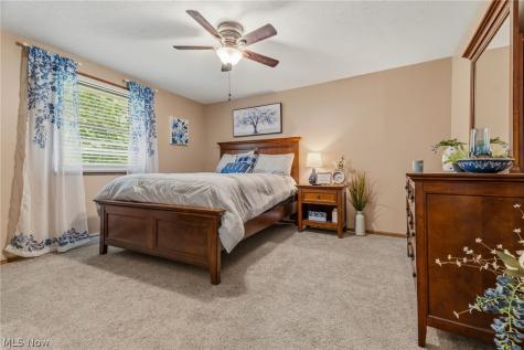 5308 Lindenwood Street Louisville OH 44641