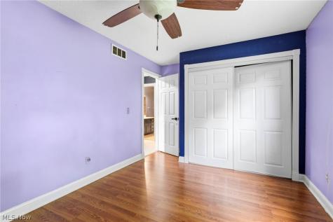9539 Glencairn Lane Olmsted Falls OH 44138