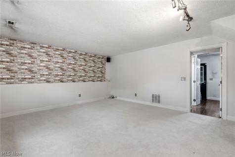 9539 Glencairn Lane Olmsted Falls OH 44138