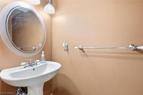 9539 Glencairn Lane Olmsted Falls OH 44138