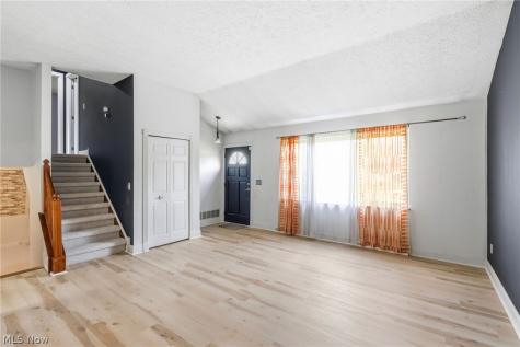 9539 Glencairn Lane Olmsted Falls OH 44138