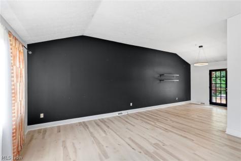 9539 Glencairn Lane Olmsted Falls OH 44138