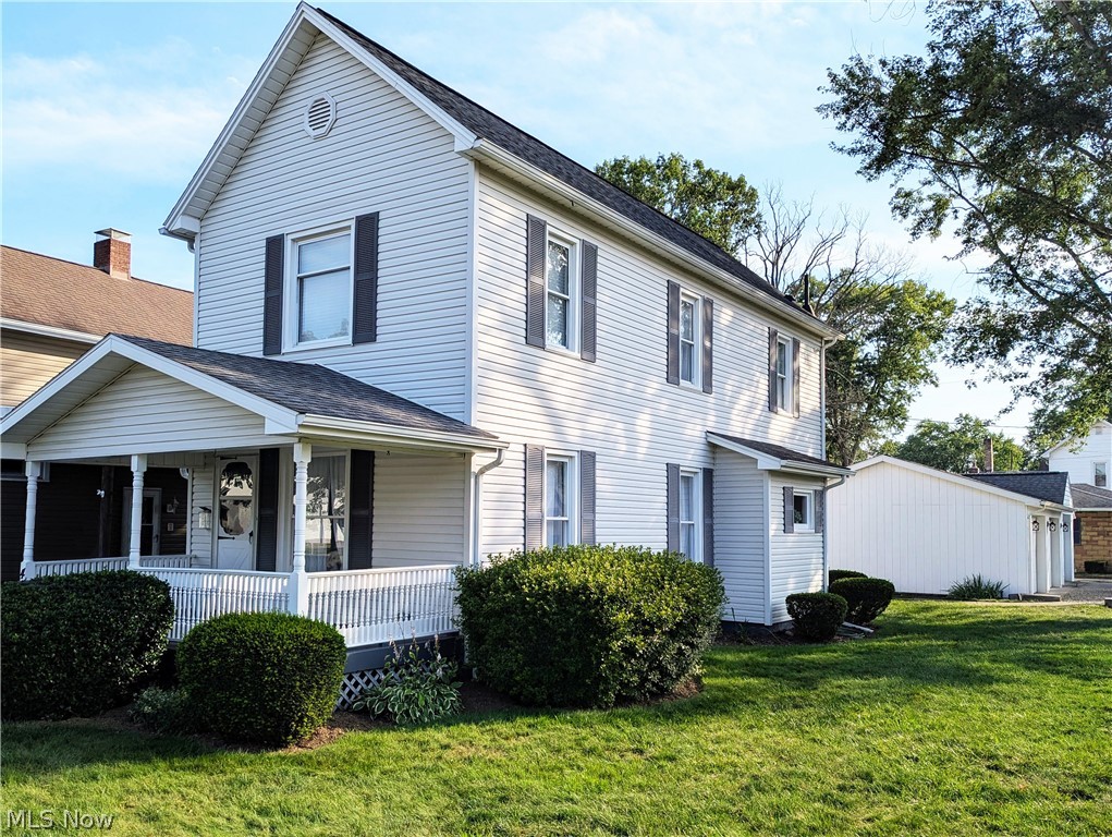 422 Union Avenue NW New Philadelphia OH 44663