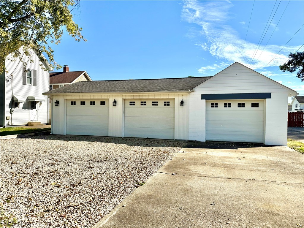 422 Union Avenue NW New Philadelphia OH 44663