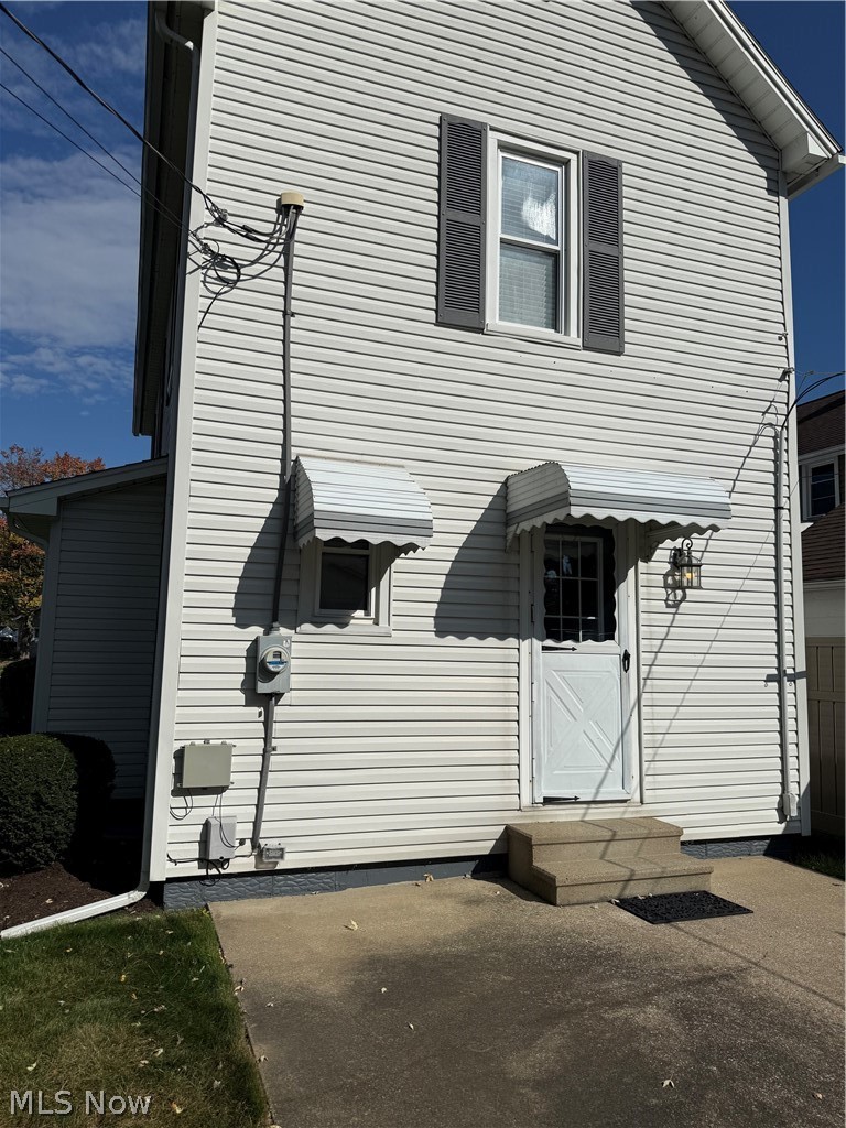 422 Union Avenue NW New Philadelphia OH 44663