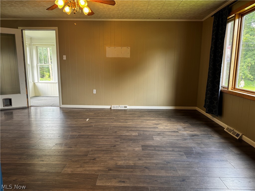 976 N Main Street Killbuck OH 44637