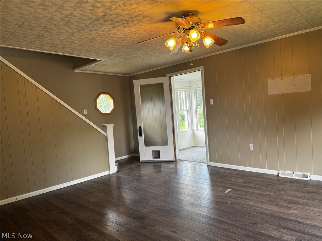 976 N Main Street Killbuck OH 44637