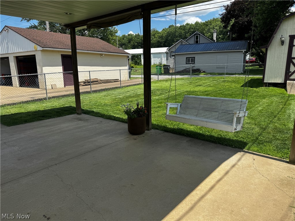 976 N Main Street Killbuck OH 44637