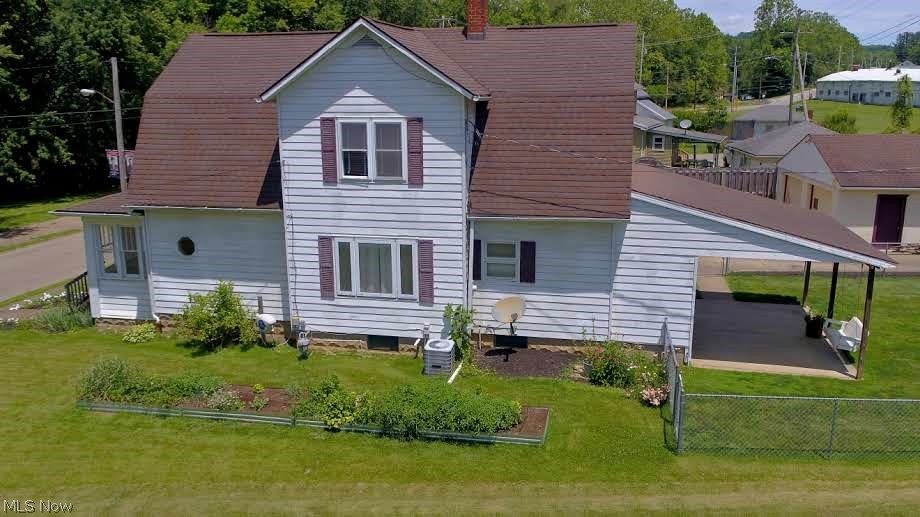 976 N Main Street Killbuck OH 44637