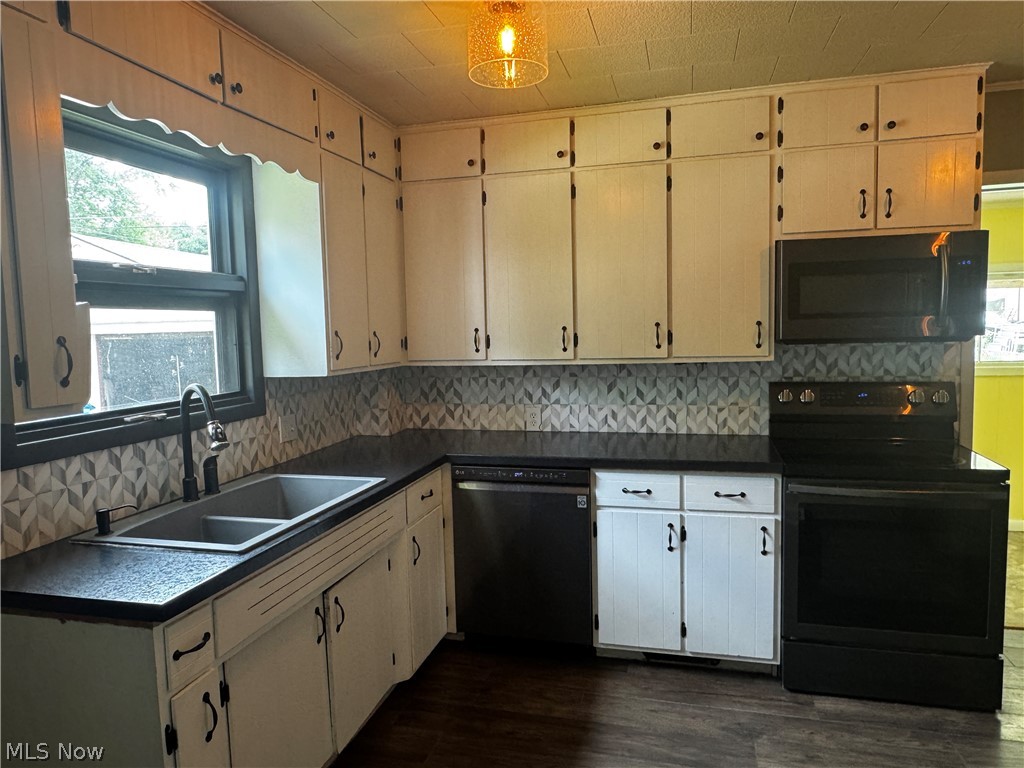 976 N Main Street Killbuck OH 44637