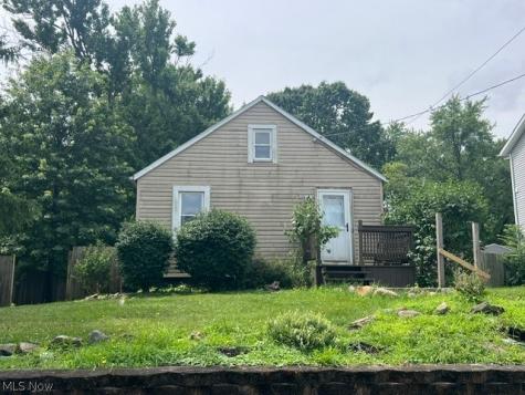 2250 Cooledge Avenue Akron OH 44305