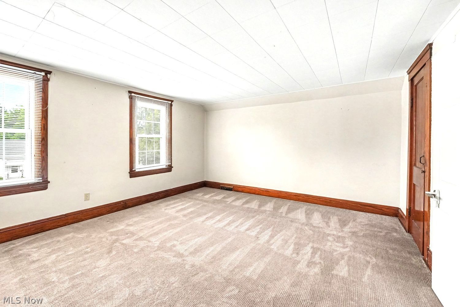 117 S Crowell Avenue Geneva OH 44041