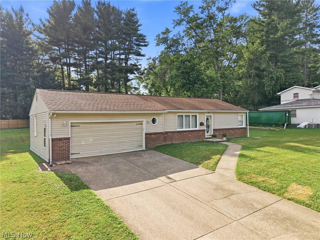 937 Pineview Avenue SE North Canton OH 44720