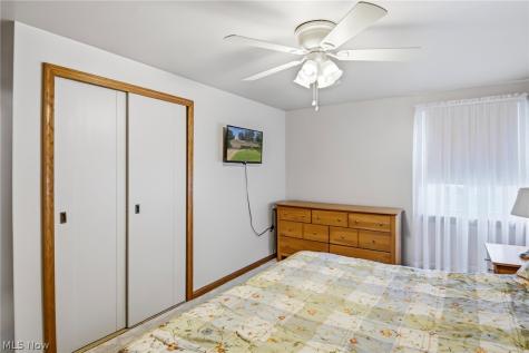 937 Pineview Avenue SE North Canton OH 44720