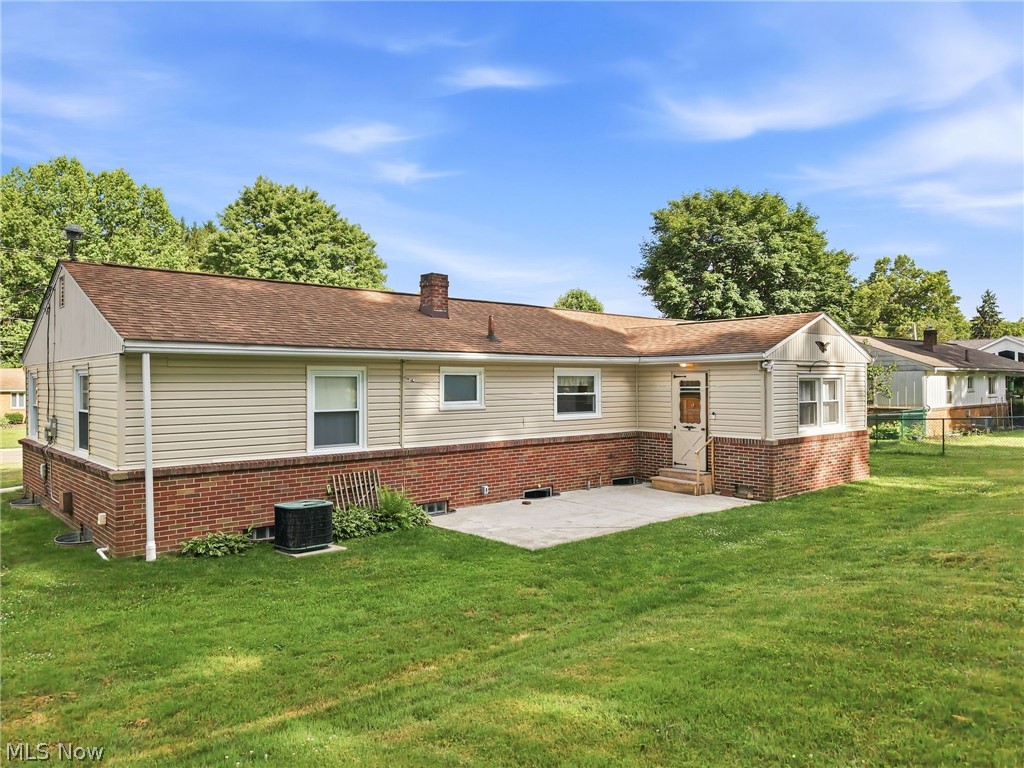 937 Pineview Avenue SE North Canton OH 44720