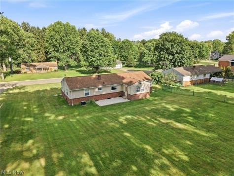 937 Pineview Avenue SE North Canton OH 44720